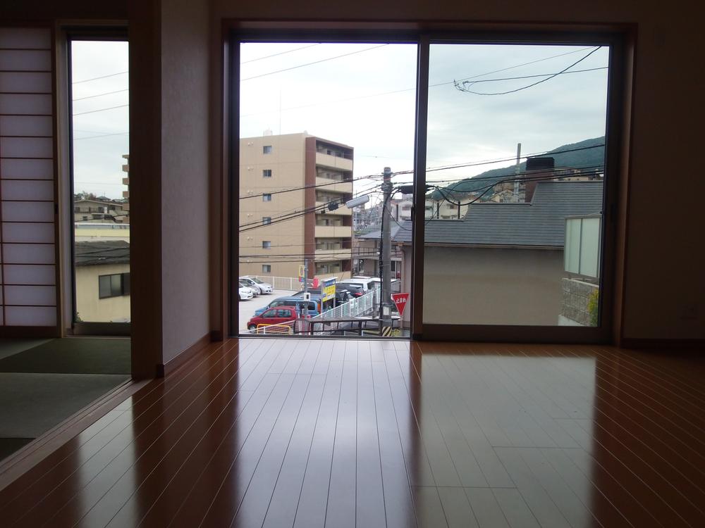 Living. Local (10 May 2013) Shooting