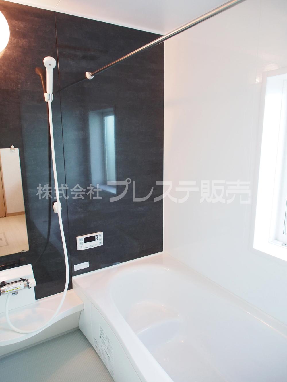 Bathroom. Local photo (bathroom) Standard equipped with a bathroom heating dryer! 