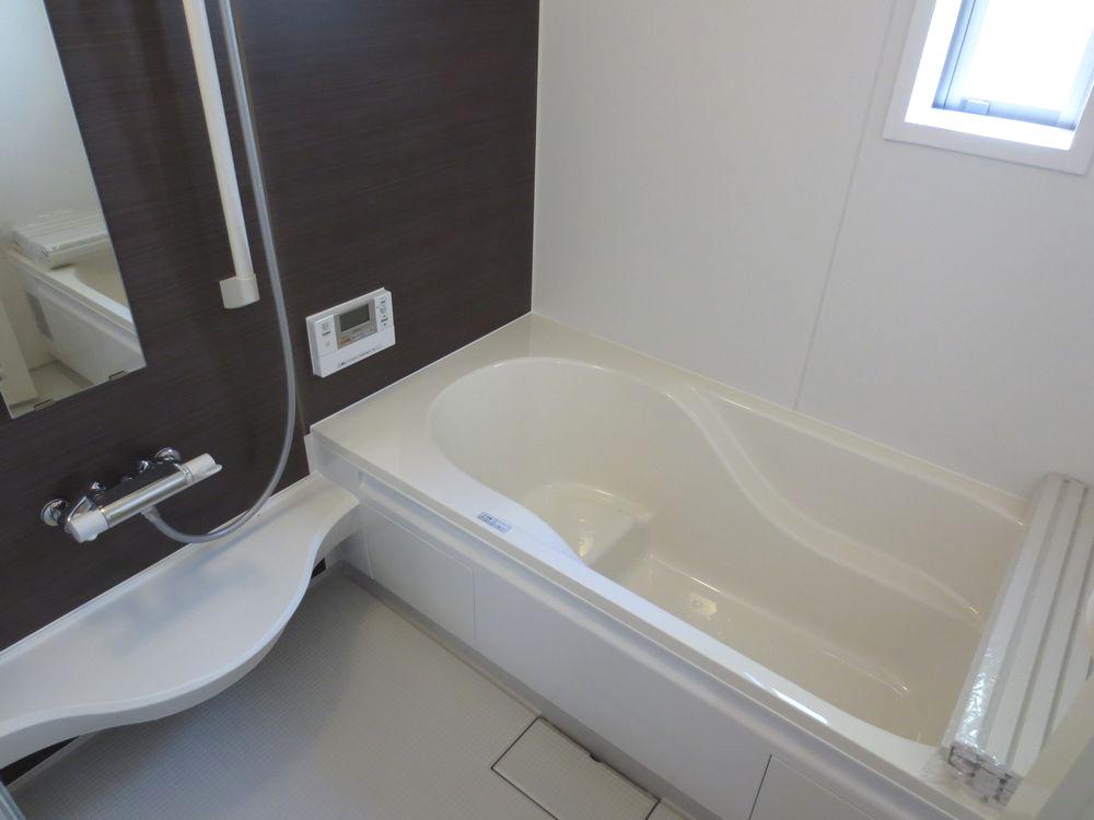 Bathroom. ■ Bathroom ventilation heating dryer, All is with automatic hot water clad function. ■