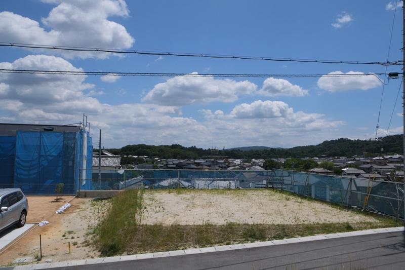 Local photos, including front road. Local (August 3 shooting 2013)