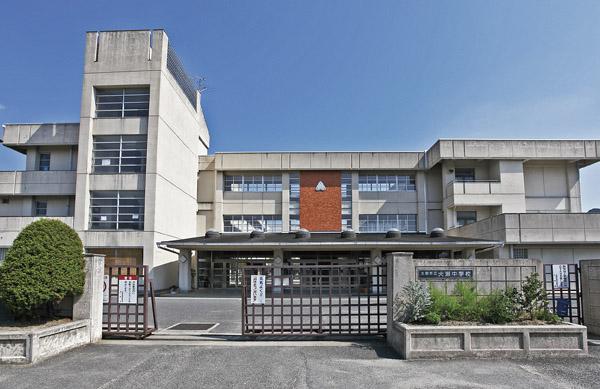 Junior high school. Municipal Ose until junior high school 610m voluntary (become independent can the students), Fraternity (fellow with caring), We are creating (creating competence) educational goals