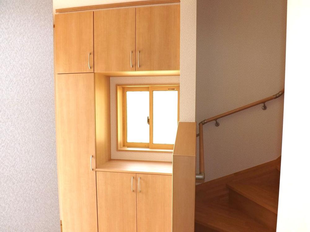 Other introspection. Local photos (entrance)