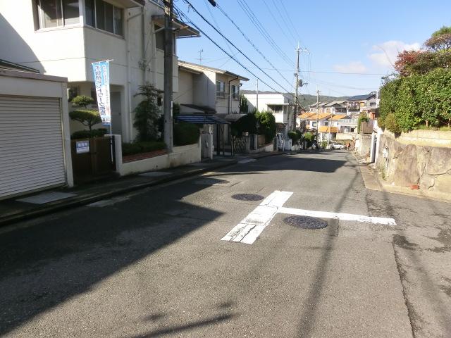 Local photos, including front road. Front road spacious 6m!