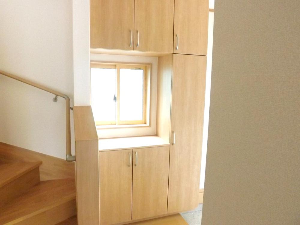 Other introspection. Local photos (entrance)