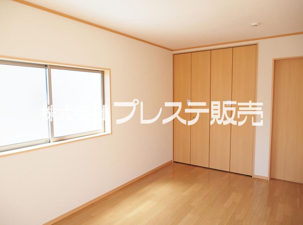 Same specifications photos (Other introspection). Second floor room construction cases