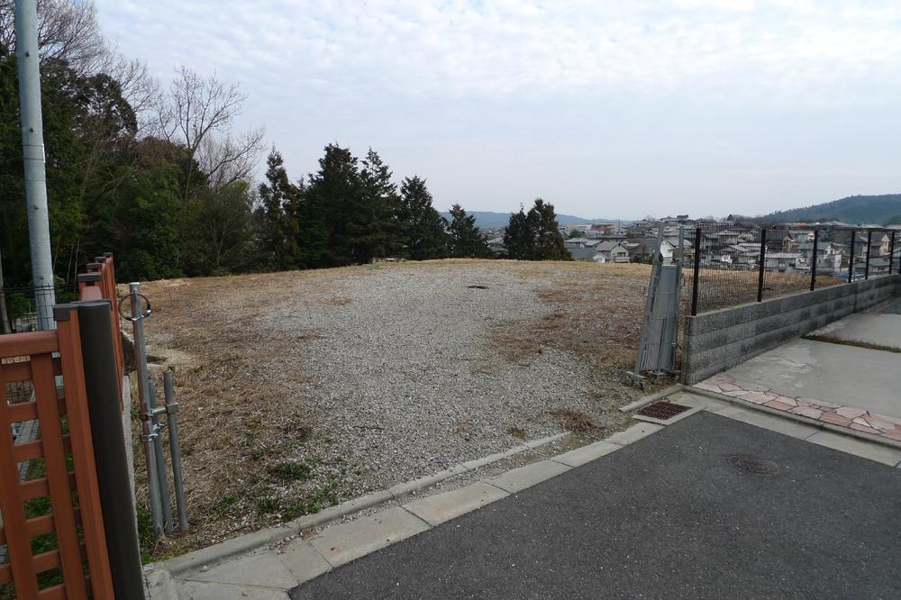 Local photos, including front road. Local is the first stage. 