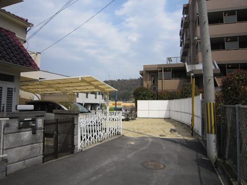 Local photos, including front road. Local (April 2012) shooting