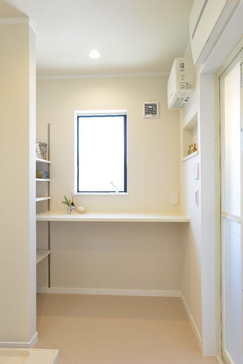 Wash basin, toilet. Also as a space for mom