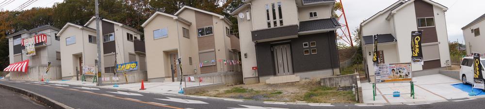 Local photos, including front road. Local whole photo