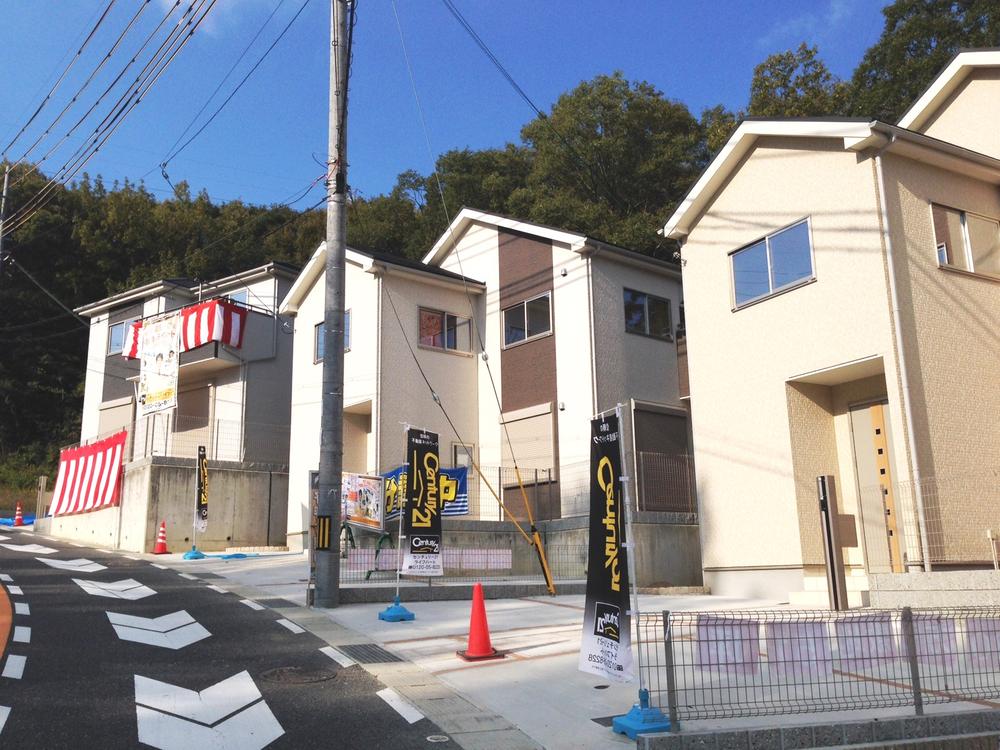 Local photos, including front road. Local Photos