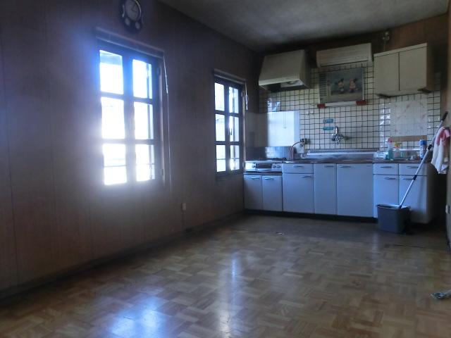 Same specifications photos (living). Indoor (September 2013) Shooting