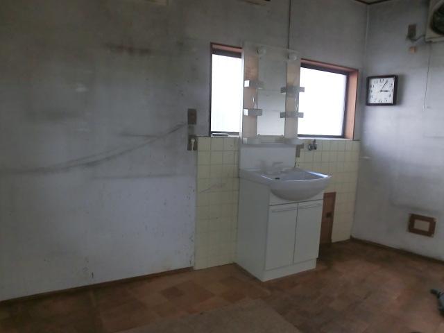 Other introspection. Indoor (September 2013) Shooting