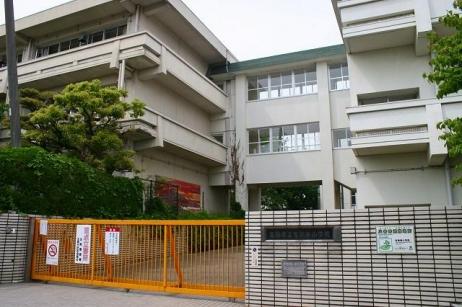 Primary school. Ikoma Municipal Ikoma to South Elementary School 748m