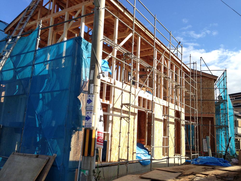 Local photos, including front road. Local (12 May 2013) Shooting