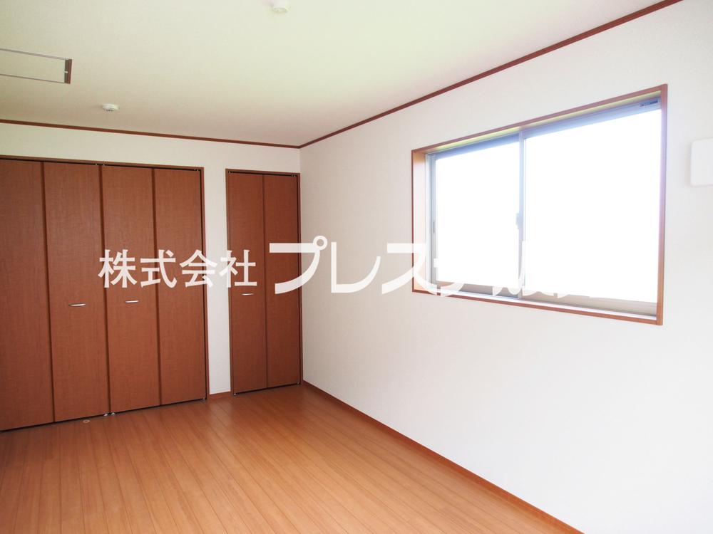 Same specifications photos (Other introspection). Second floor room construction cases