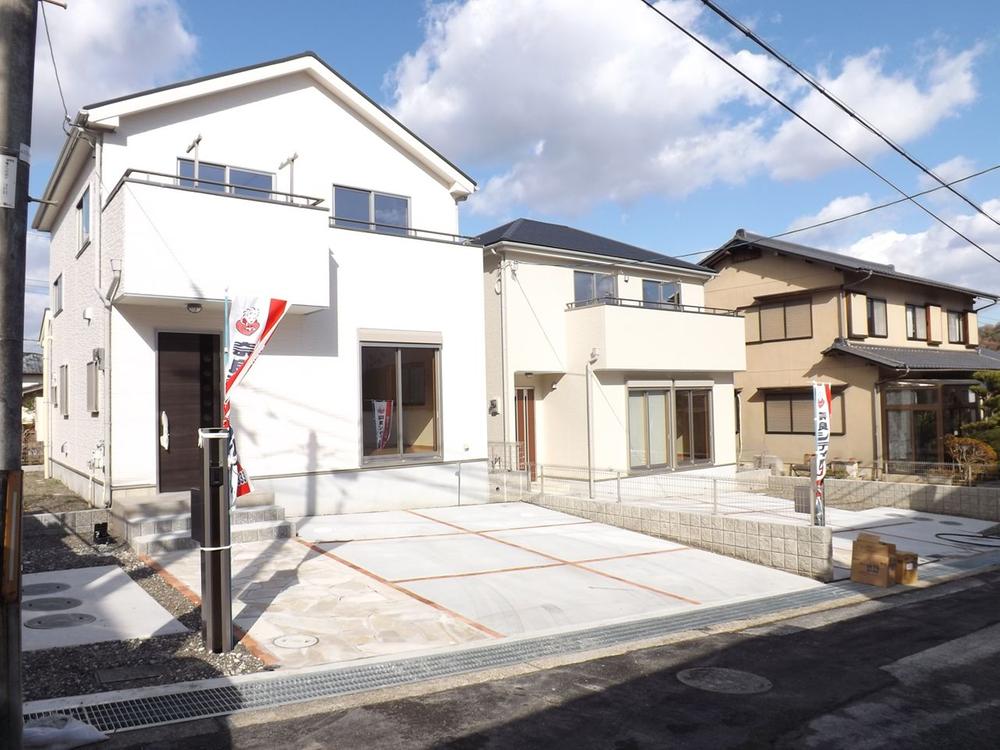 Sale already cityscape photo. Local photos (streets) all 2 House! One corner of the beautiful skyline!