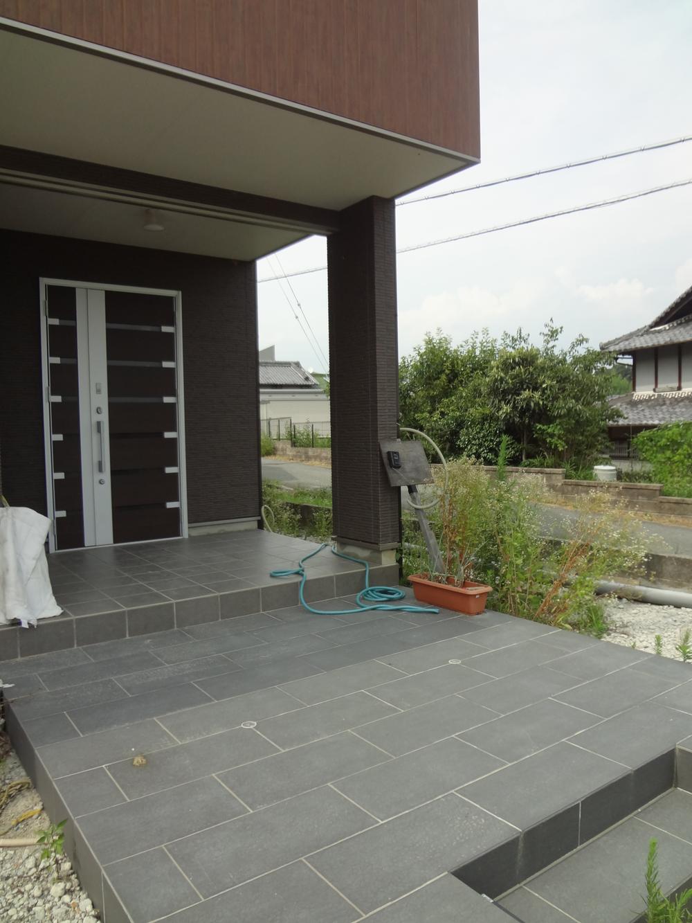 Entrance. Local (July 2013) Shooting