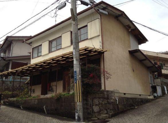 Local land photo. Is a corner lot ☆