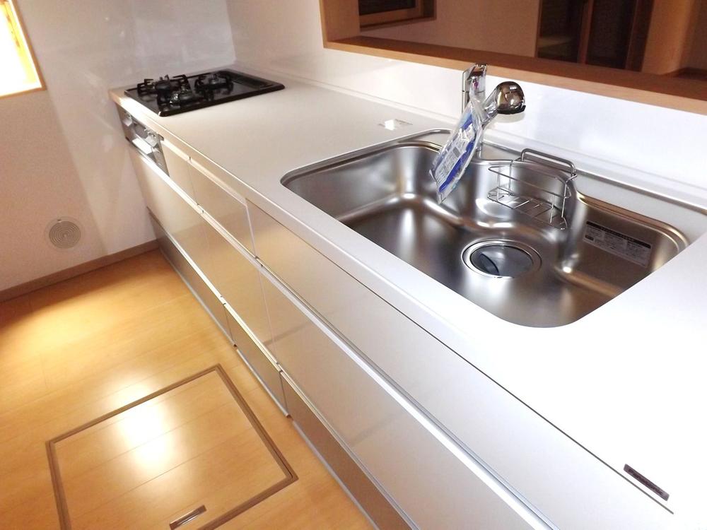 Kitchen. Local photo (kitchen) Slide storage, Water purification function shower faucet