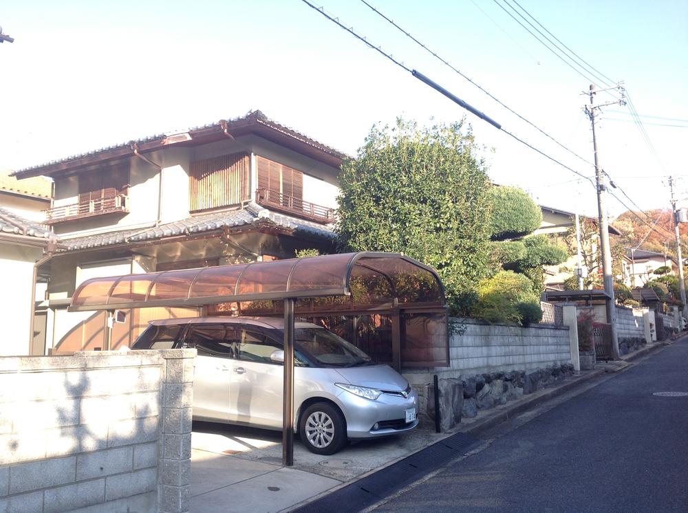 Local appearance photo. Local (12 May 2013) Shooting