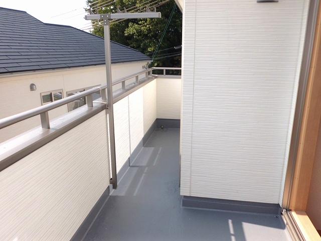 Balcony. Ensure a good spacious balcony of the day. You Hakadori also your laundry