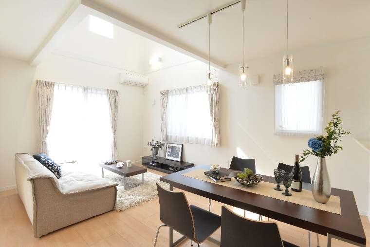 Living. The large space of 20.5 quires if open LDK16 Pledge and 4.5 Pledge of Japanese-style room! 