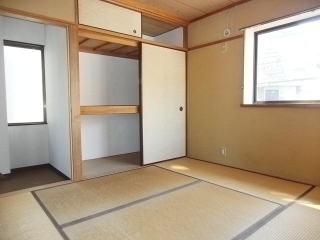 Receipt. Housed tightly to the upper