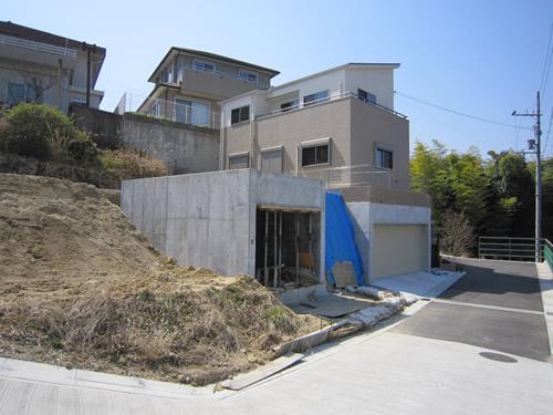 Local photos, including front road. Local (March 2012) shooting