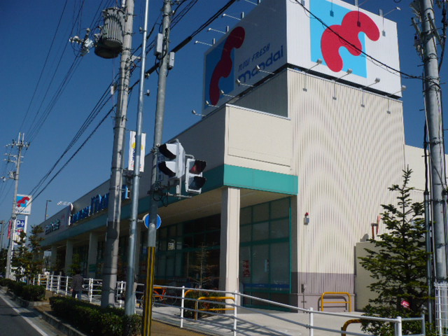 Supermarket. Bandai Nabatake store up to (super) 1109m