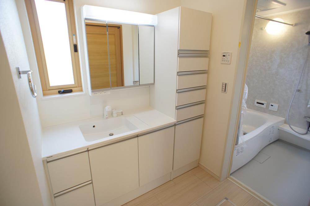 Bathroom. A relaxed healthy life, Irasshaimasu many favorite of your family.