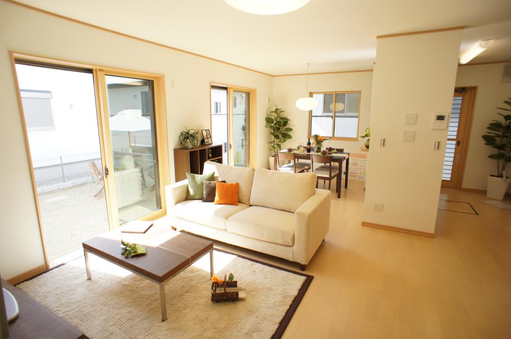 Living. Model house photo ・ Special sale start