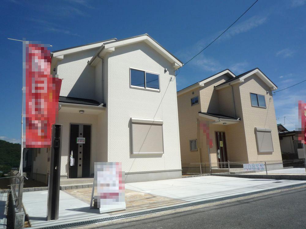Local appearance photo. ■ Exterior wall siding specification ・ Is outside structure construction costs included (2 Building appearance) ■