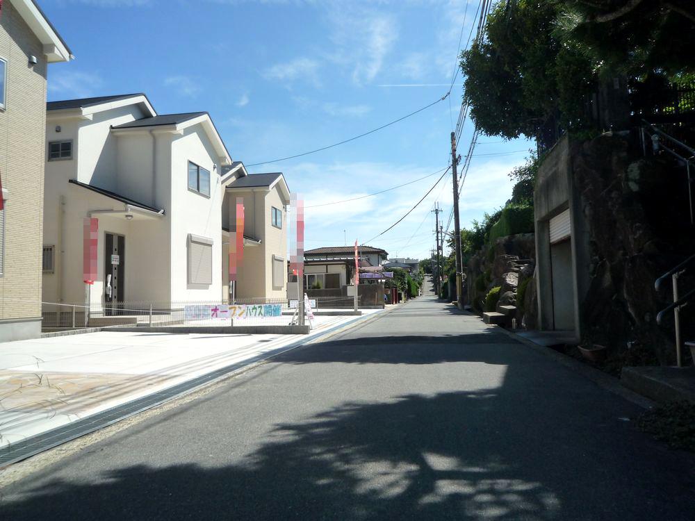 Local photos, including front road. ■ It is cityscape of calm atmosphere ■