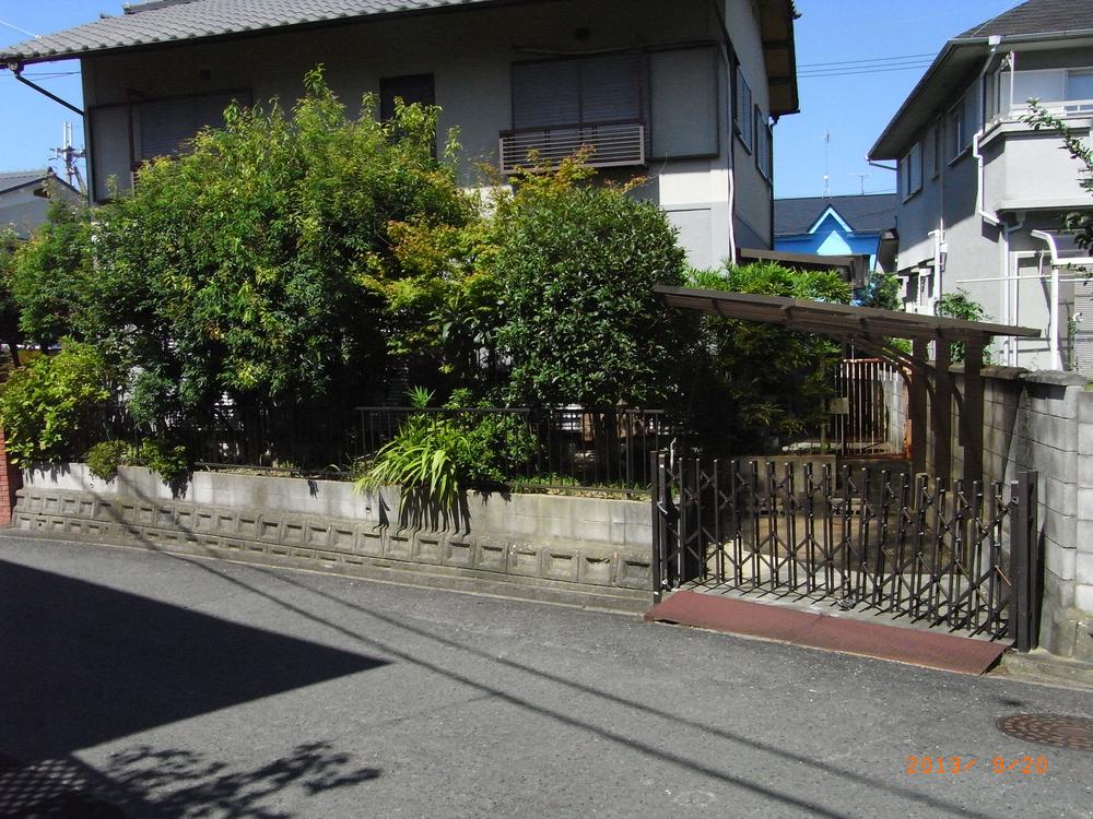 Local photos, including front road. Local (September 2013) Shooting