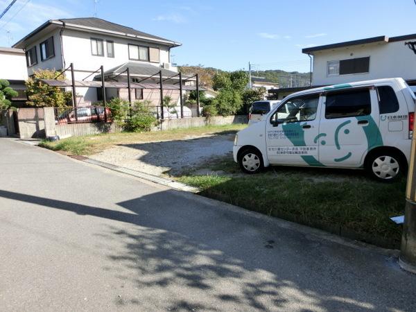 Local appearance photo. A quiet residential area