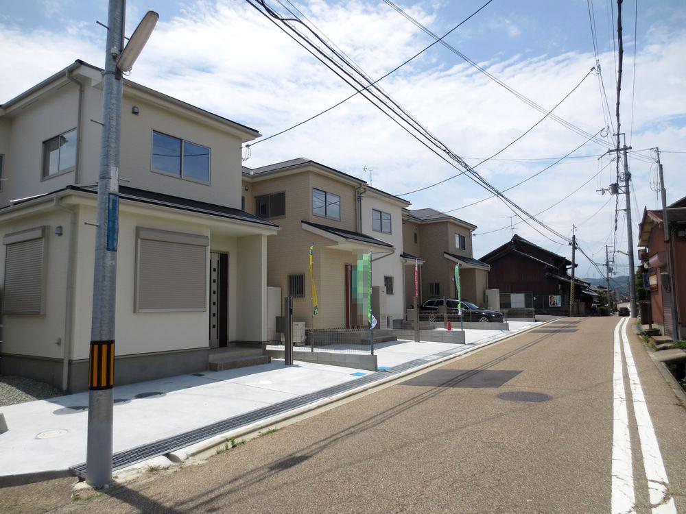 Local photos, including front road.  ■ It is a front road 5m ■ 