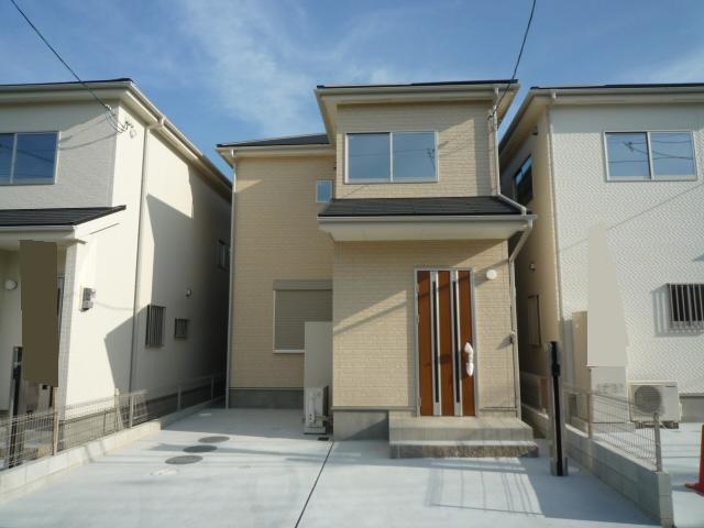 Local appearance photo. 3 Building local appearance photo