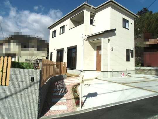 Local appearance photo. Exterior (1)