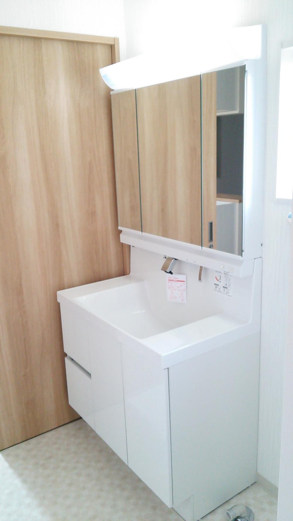 Wash basin, toilet. Example of construction 1F toilet