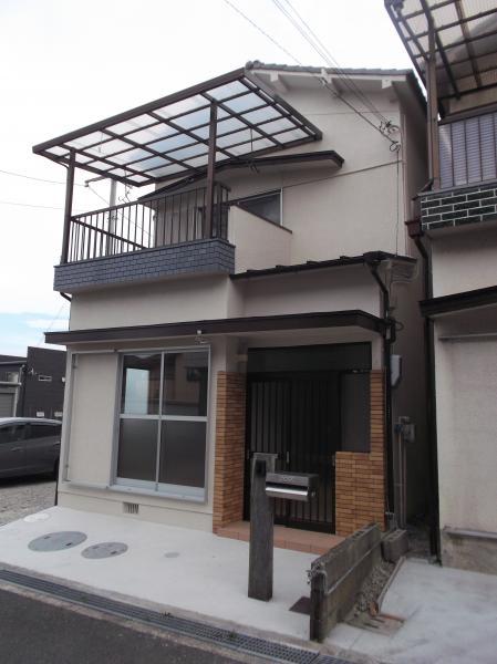 Local appearance photo. It was exterior wall paint