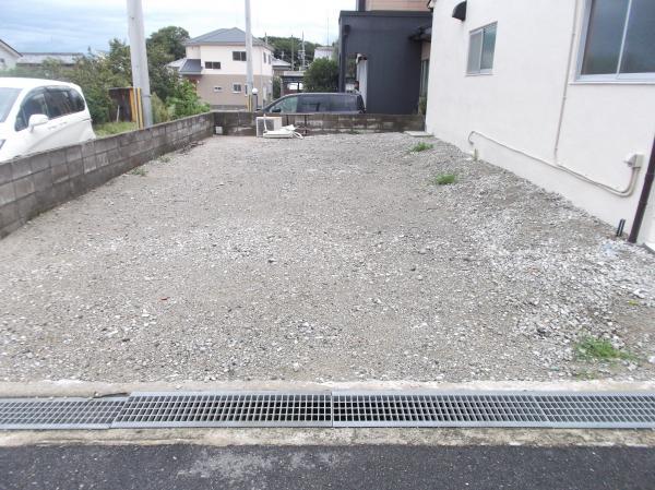 Garden. Home garden also please! 