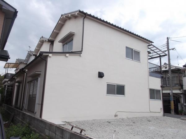 Local appearance photo. Outer wall shiny paint