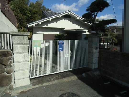 Local appearance photo. Exterior (1)