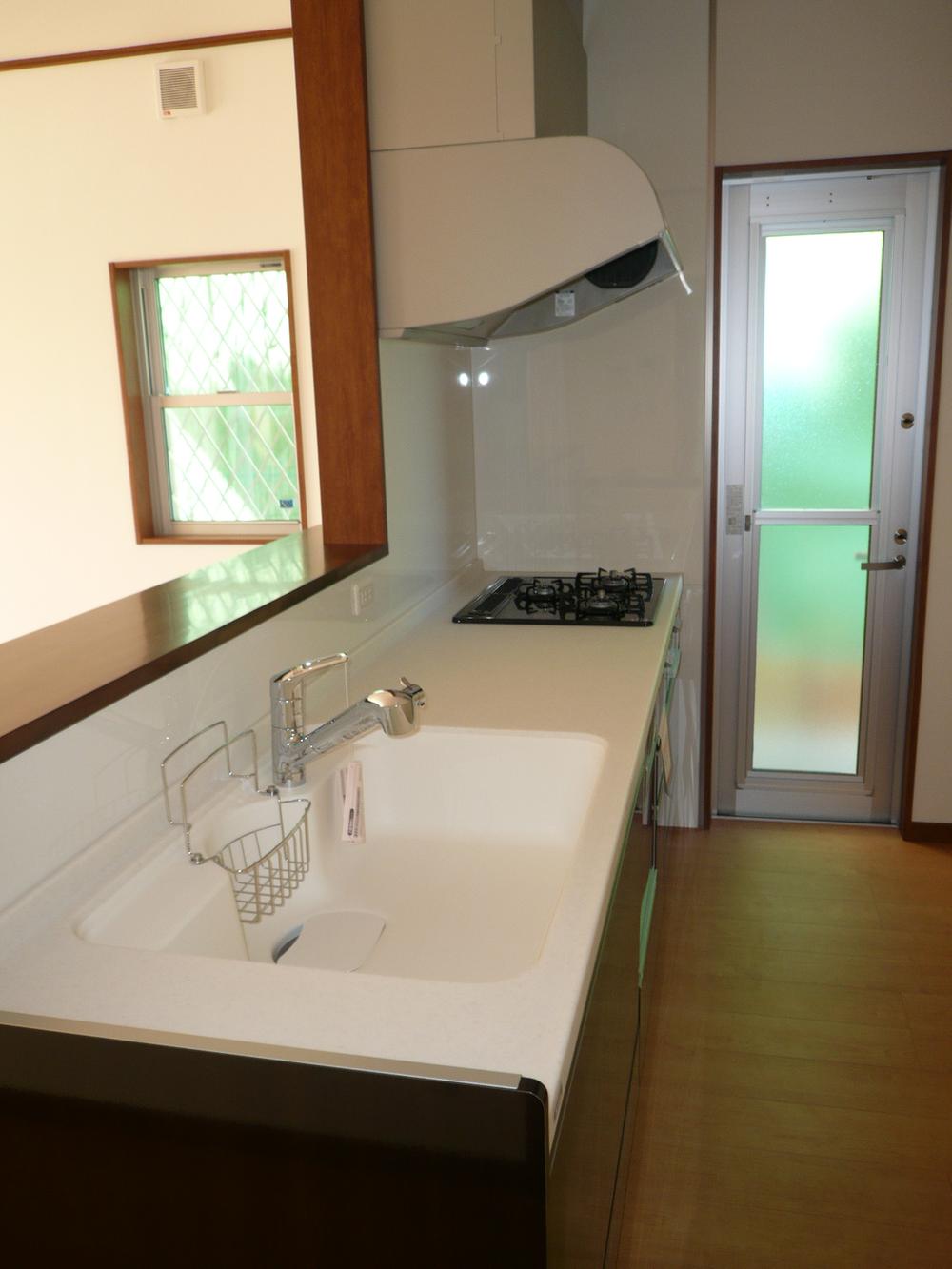 Same specifications photo (kitchen). Same specifications construction cases