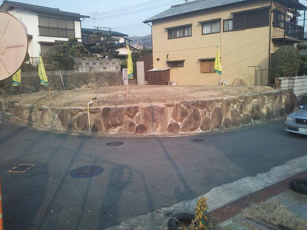 Local photos, including front road. Local (12 May 2013) Shooting