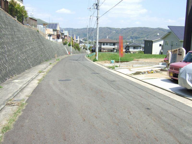Local photos, including front road. 1 Building front road photo
