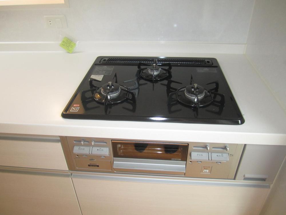 Kitchen. Indoor (10 May 2012) shooting