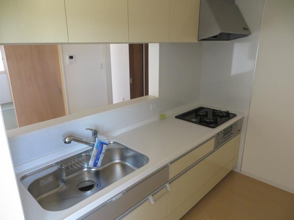 Same specifications photo (kitchen)