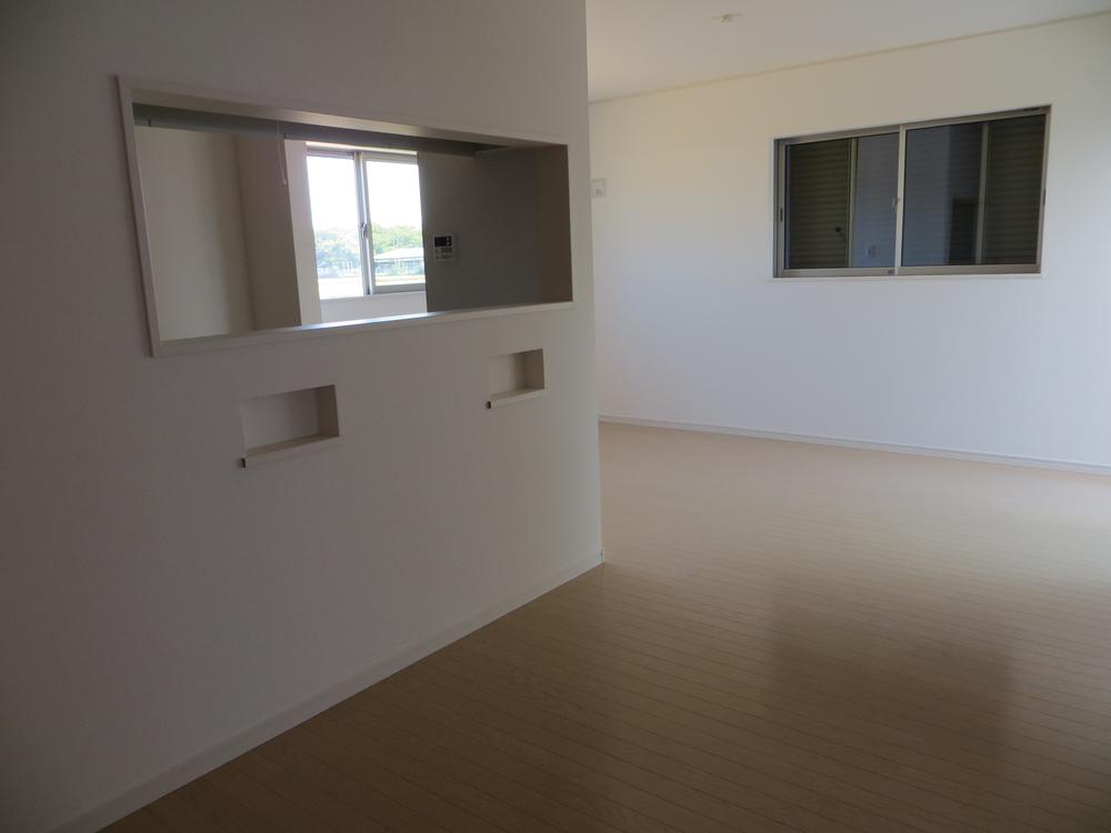 Same specifications photos (living)