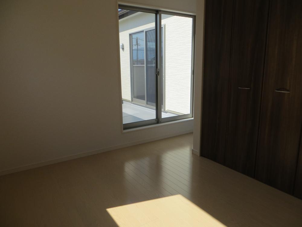 Same specifications photos (Other introspection)